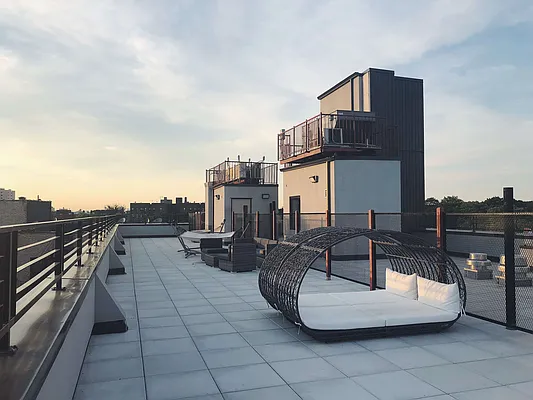 Rented by Manhattan Management LLC | media 22