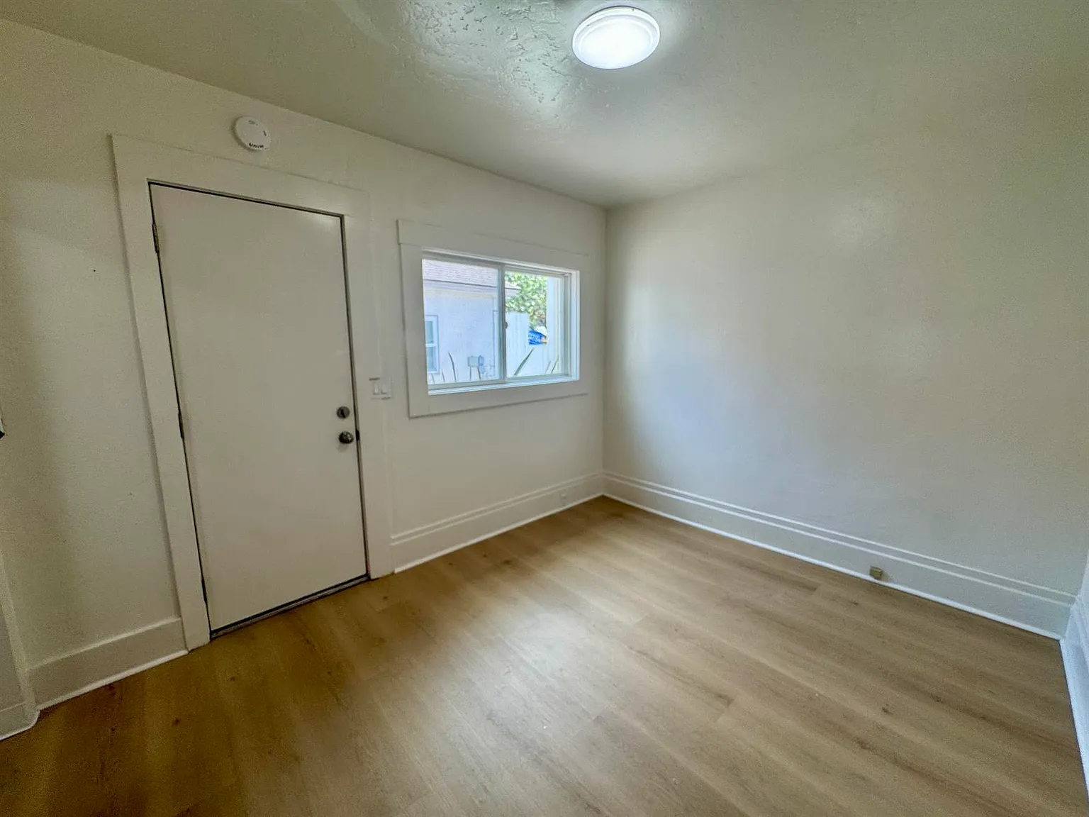 Studio, $2,200 — Photo 2