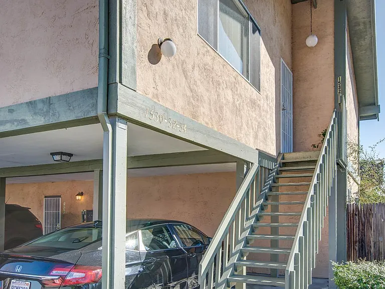 1530 Valle Vista Ave — Photo 5