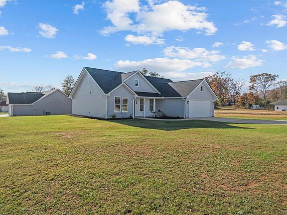 4th image of 2520 Fleming Dr