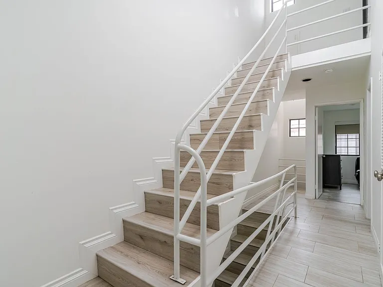 5820 Yolanda Ave #5 — Photo 15