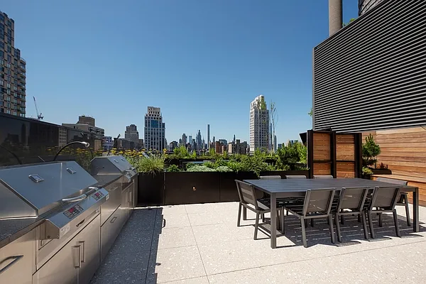 240 E 86th St #21I — Photo 2