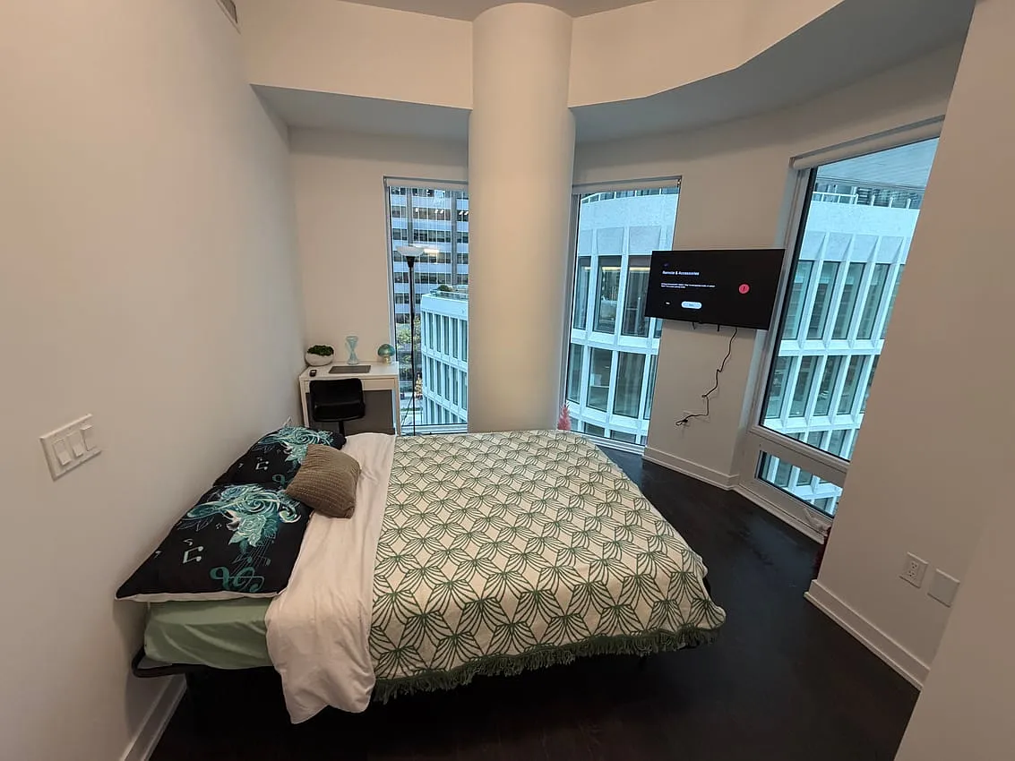 Photo 1 of 11 - 121 Saint Patrick St #620B - Toronto, ON Primary Photo - 121 Saint Patrick St #620B