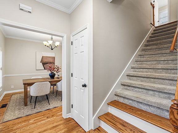 5th image of 1363 Caroline Cir