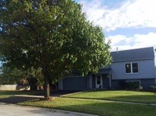 1715 Ronzheimer Ave, St Charles, IL 60174