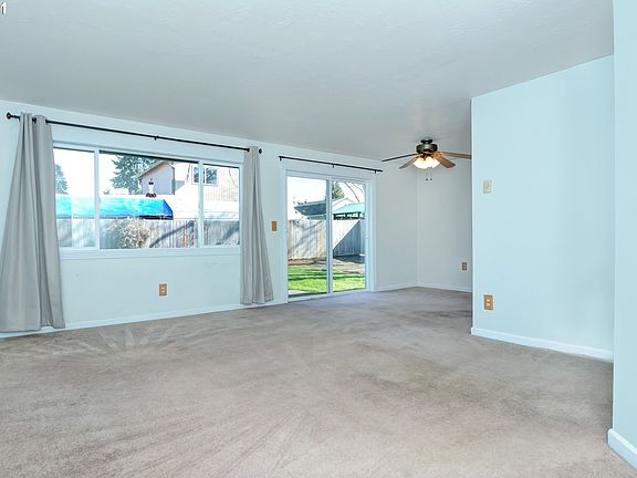 4th image of 31585 NW Lenox St