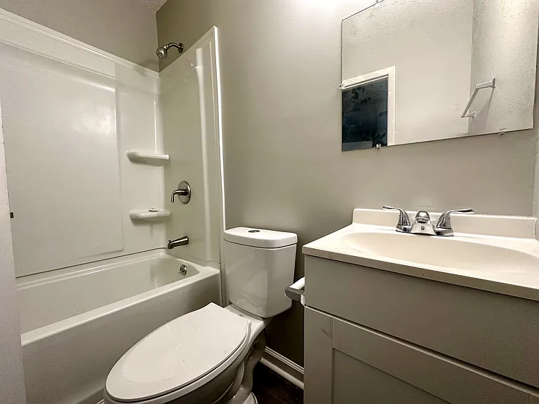 200 W Adair St — Photo 7