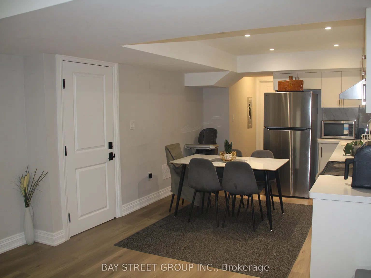 2 bed, $2,050 — Photo 3