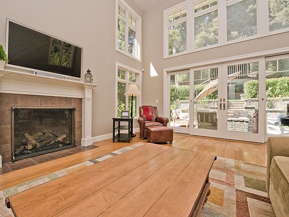 5th image of 916 Wilmington Way