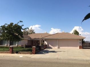 5655 Redwood Ave, Palmdale, CA 93551