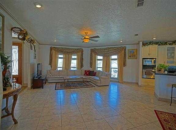 4th image of 1900 Roberto Manuel Cir