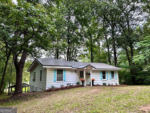 2nd image of 122 Rock Ln
