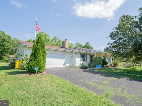 160 Baron Dr, Martinsburg, WV 25405