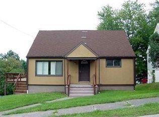 131 Hillcrest Rd, Weirton, WV 26062