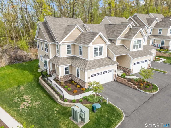 16 Hunting Ridge Lane, Bethel, CT 06801