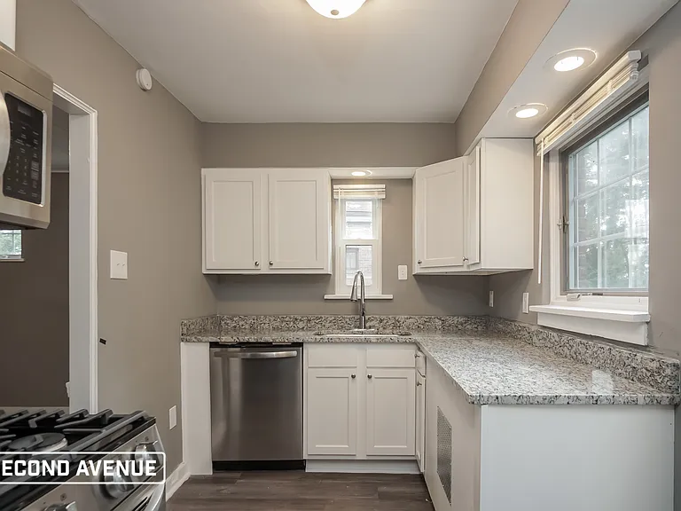 126 Milliken Ave — Photo 2