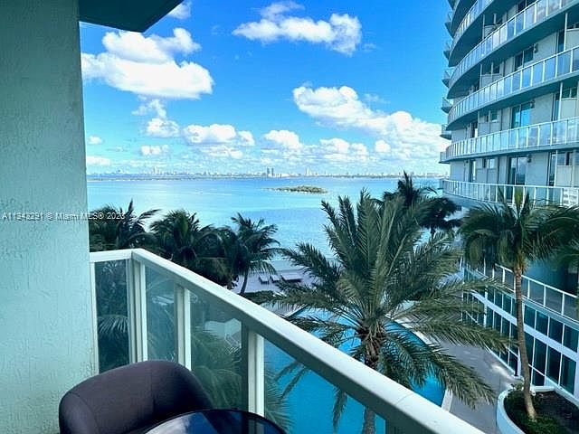 1st image of 1900 N Bayshore Dr APT 1417