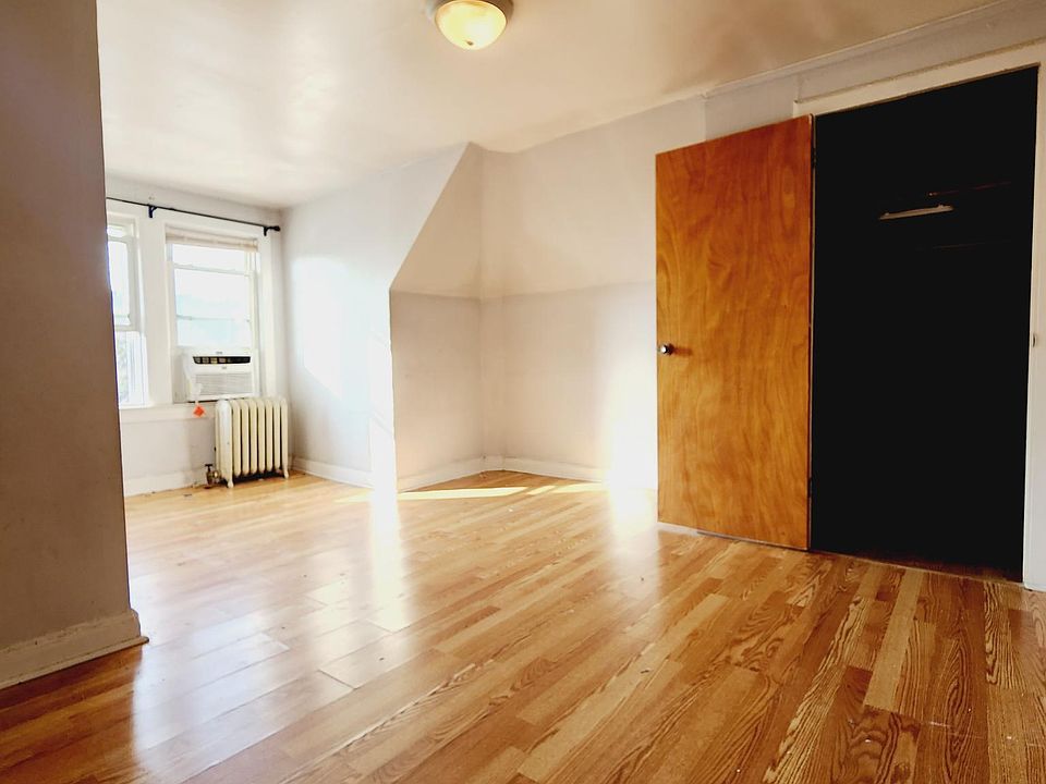 2nd image of 298 Avenue B APT 3