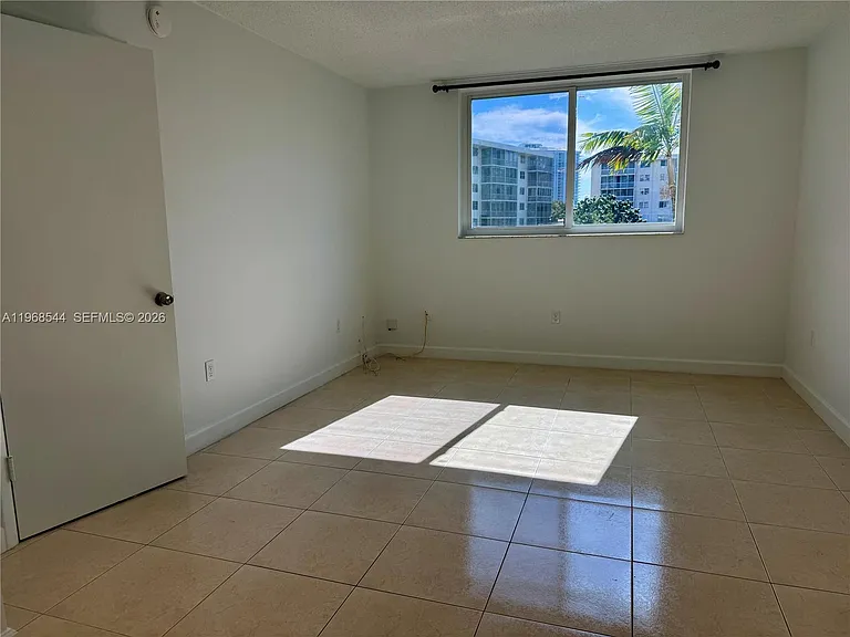 2855 Leonard Dr #H202 — Photo 24
