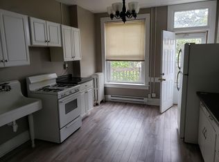 124 W 13th St APT 11, Davenport, IA 52803