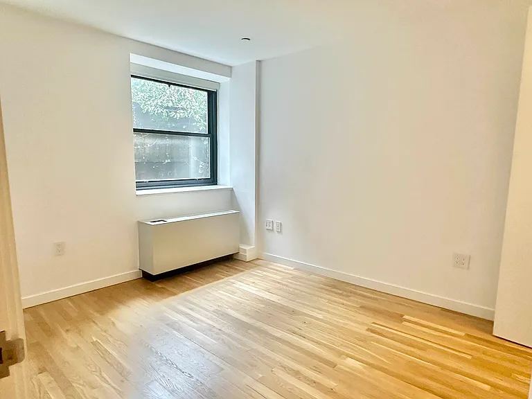 341 W 11th St #1B — Photo 9