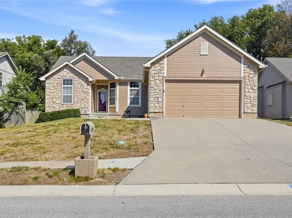 1513 NE Craigievar Dr, Blue Springs, MO 64014