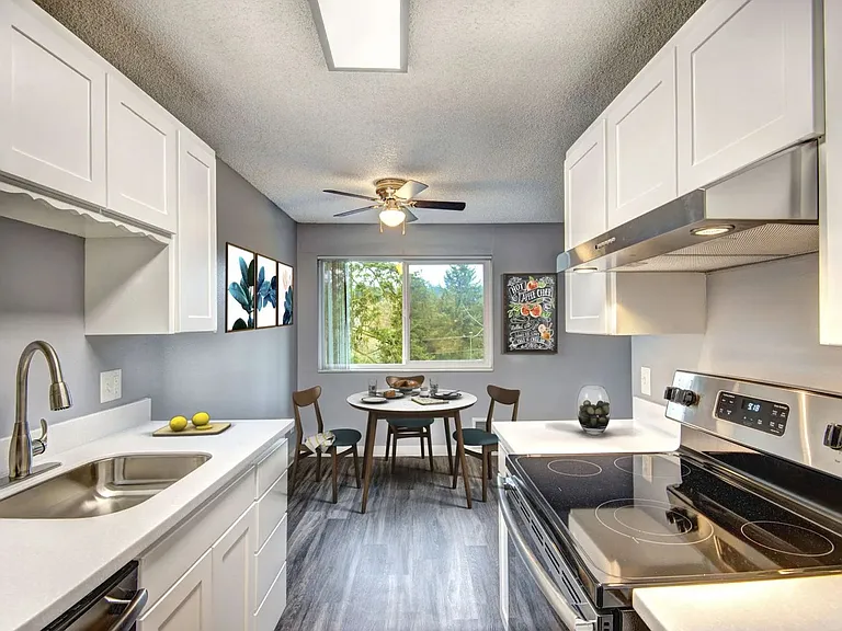 Asteria Place Apartments — Photo 13