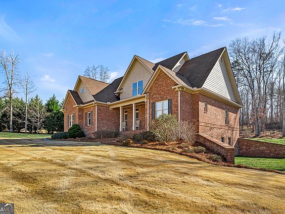 5th image of 263 Woodmont Dr