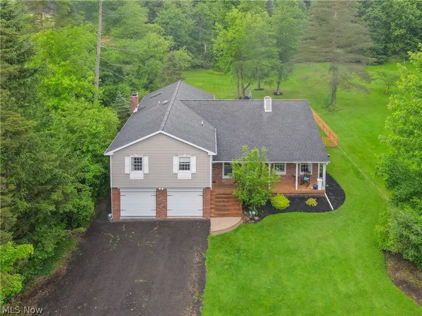 16221 Snyder Rd, Chagrin Falls, OH 44022