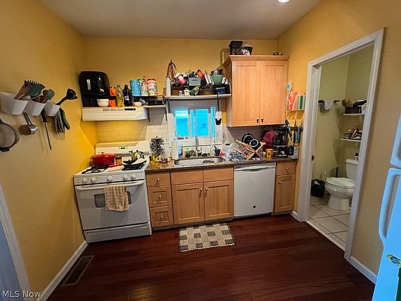 2nd image of 2484 W 6th St