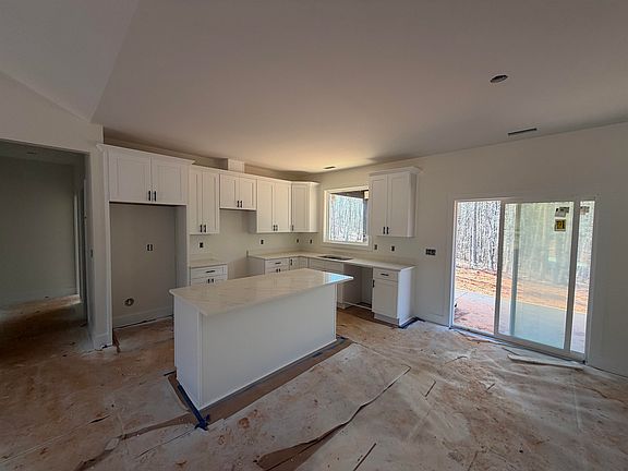 5th image of 169 Susans Rd