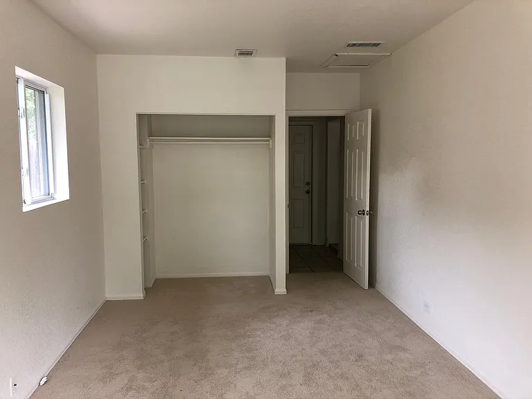 840 N Krameria St — Photo 29