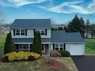 292 Hollow Branch Ln, Yardley, PA 19067