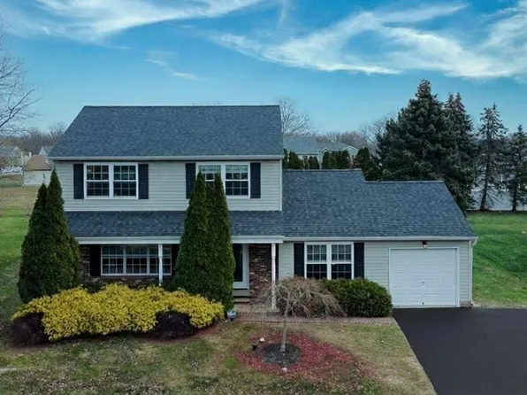 292 Hollow Branch Ln, Yardley, PA 19067