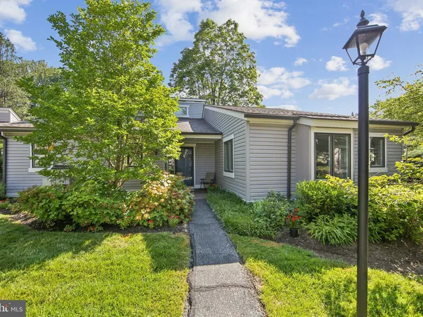 215 Chandler Dr #215, West Chester, PA 19380