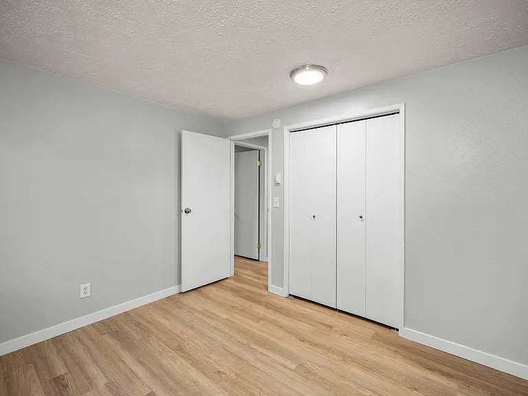 River Court Apartments - Updated Units With A View! — Photo 21