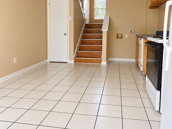 3rd image of 7323 Jackson Springs Rd