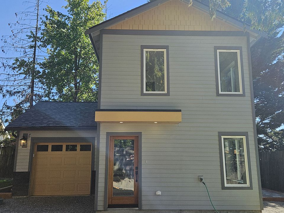 1st image of 10515 Phinney Ave N
