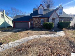 806 S 2nd St, Clinton, MO 64735