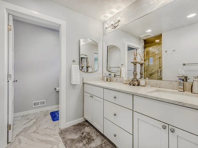 4500 Utica St — Photo 14