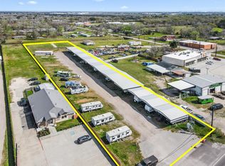 621 S Main St, Highlands, TX 77562