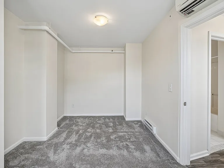 The Ashley Apartments — Photo 52