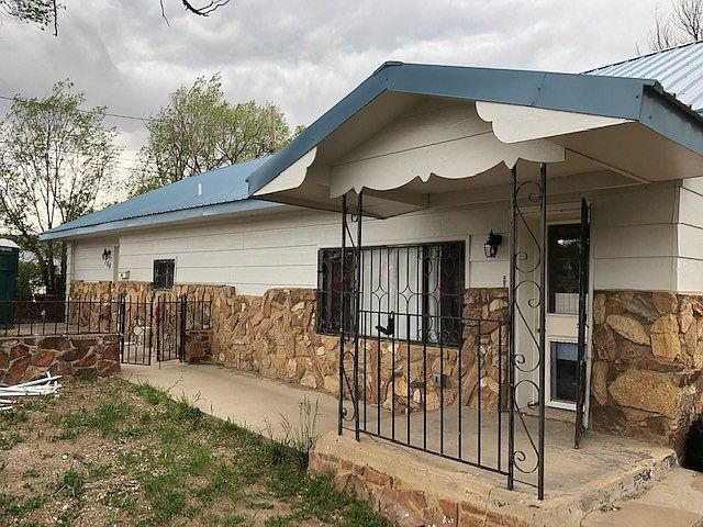 1st image of 704 Tecolote St