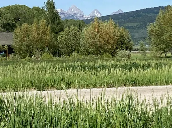 7041 Fox Meadows Dr, Victor, ID 83455