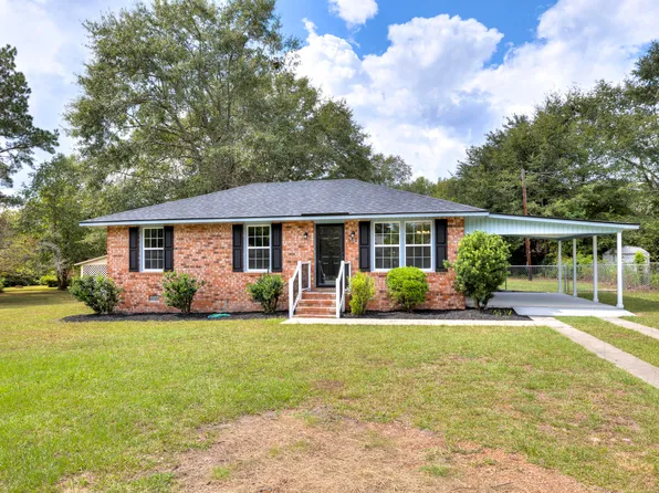 660 Woodside Dr, Manning, SC 29102