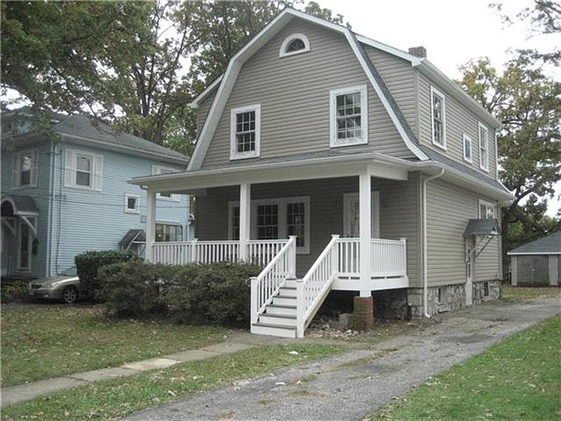 2nd image of 617 Saint Dunstans Rd