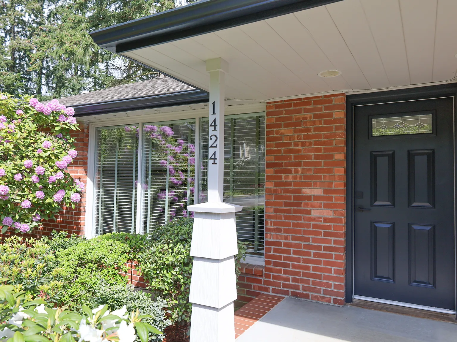 3 bed, 1210 sqft, $4,200 — Photo 3