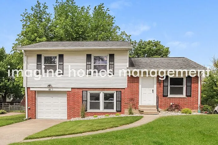 10685 Plainfield Rd — Photo 1