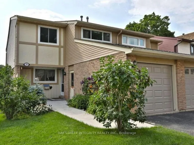 1580 Lancaster Dr #29 — Photo 1