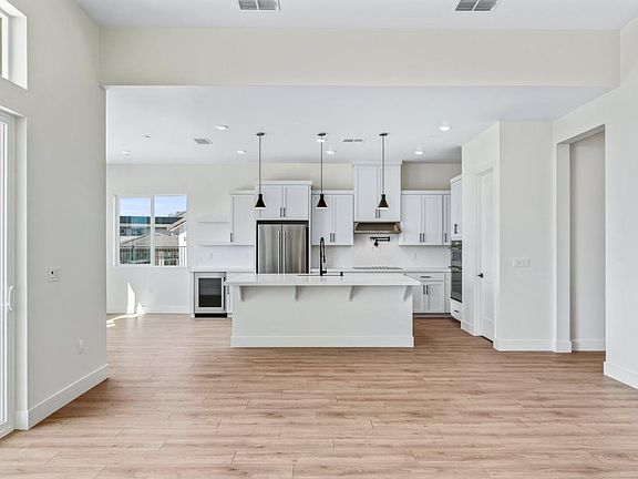 5th image of 14838 Grace Warren Way